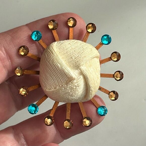 Vintage Upcycled Atomic Starburst Refrigerator Magnet Buttons Rhinestones Cream - Picture 6 of 7